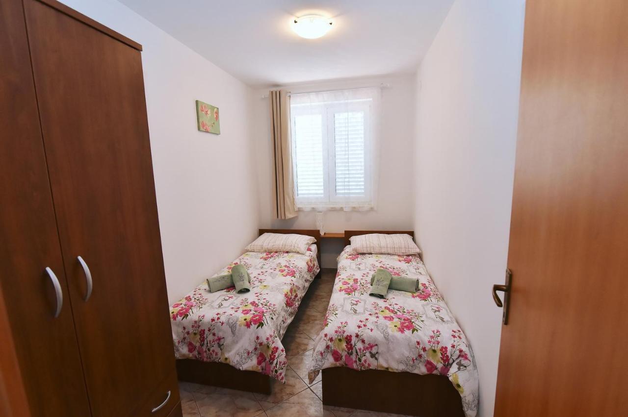 Apartments Luni II Baska  Luaran gambar