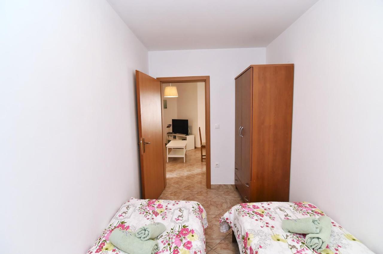 Apartments Luni II Baska  Luaran gambar
